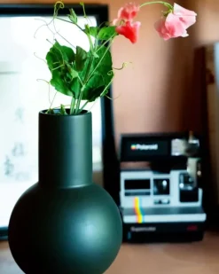 Motel a Miio Bola M>Bola Vase M Dunkelgrun