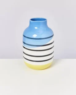 Motel a Miio Vasen>Nuno Vase L Schwarz-Weis Gestreift Mit Blau